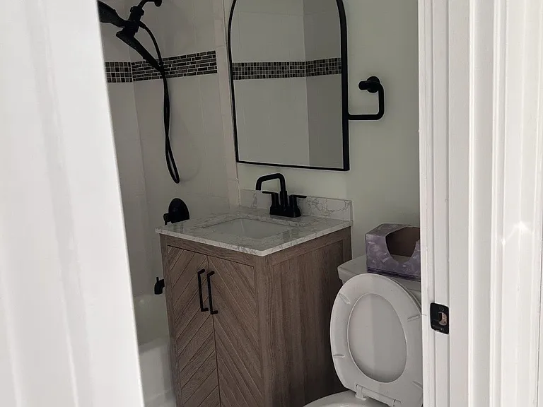 314 Beach Ave #3C — Photo 4