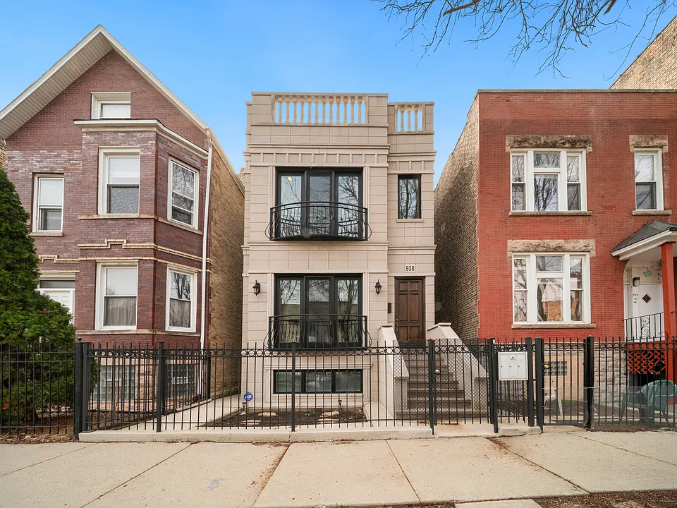 938 N Washtenaw Ave #G