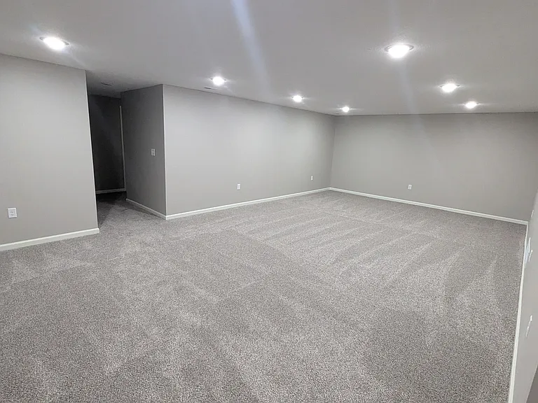 3421 W Angel St — Photo 10