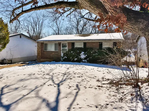 7444 Halpin Dr, Saint Louis, MO 63135