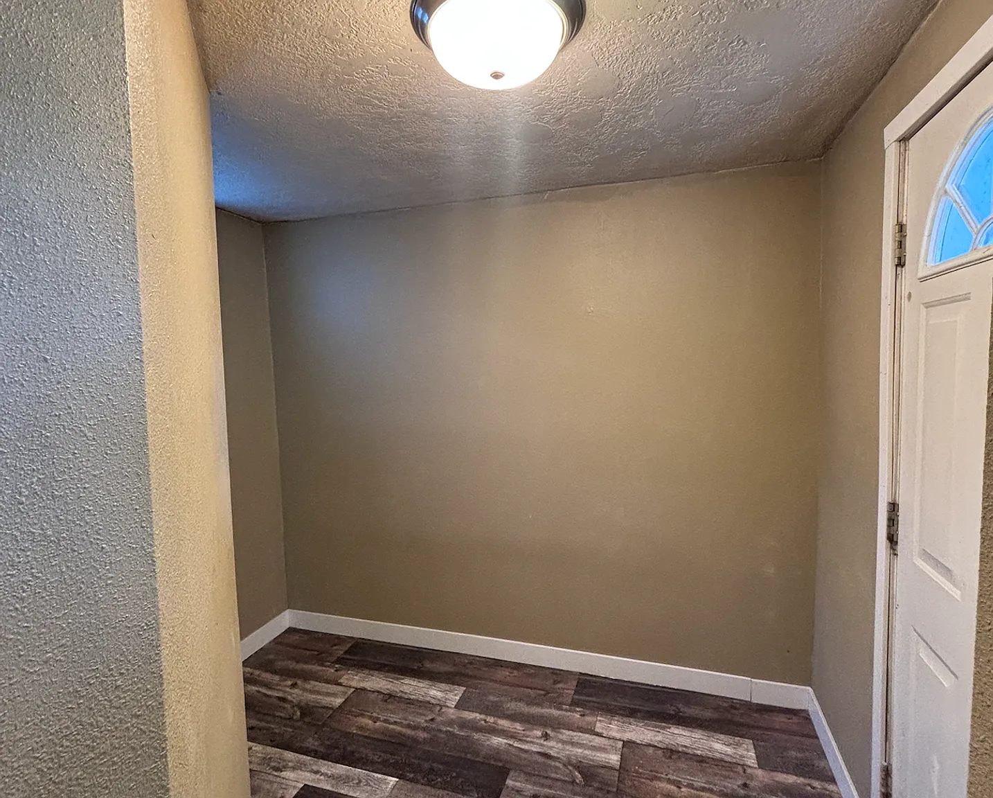 Lower-Level Apartment — Photo 2