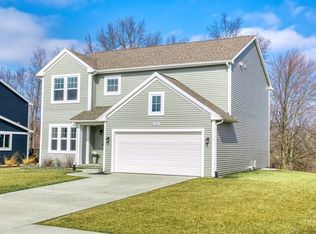 1266 Weatherstone Ln, Howell, MI 48843