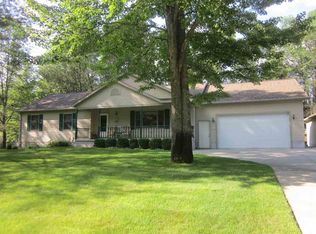 207 Meadow Ln, Prudenville, MI 48651