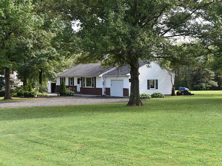 5770 Silo Hill Rd — Photo 2