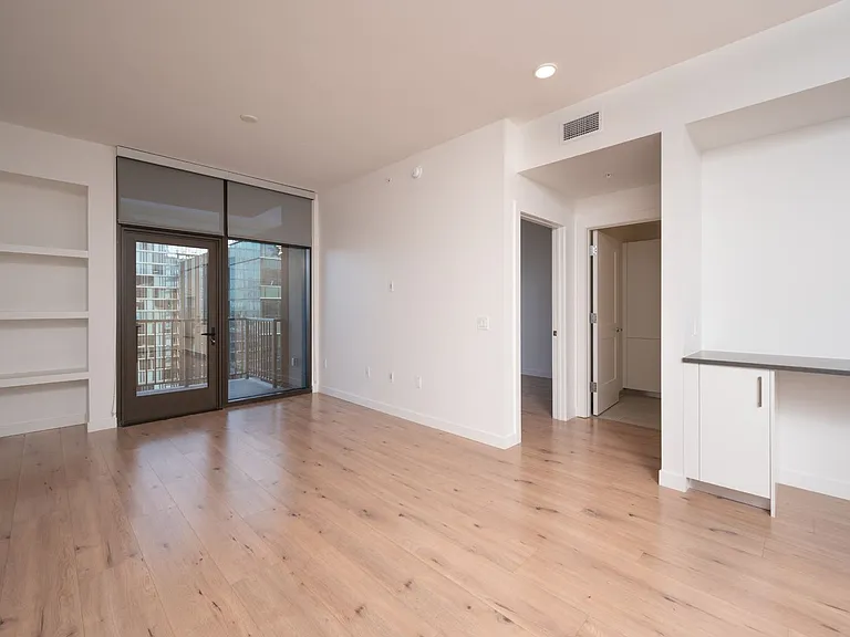 1212 Demonbreun St #1710 — Photo 18