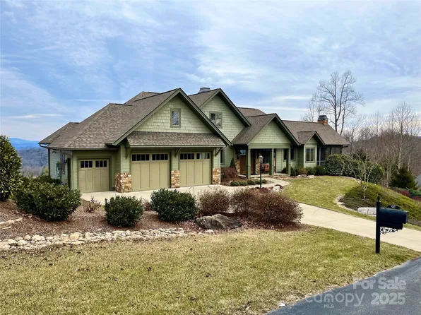 90 Sanctuary Trl, Hendersonville, NC 28739