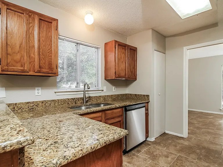 6803 Highland Blfs — Photo 6