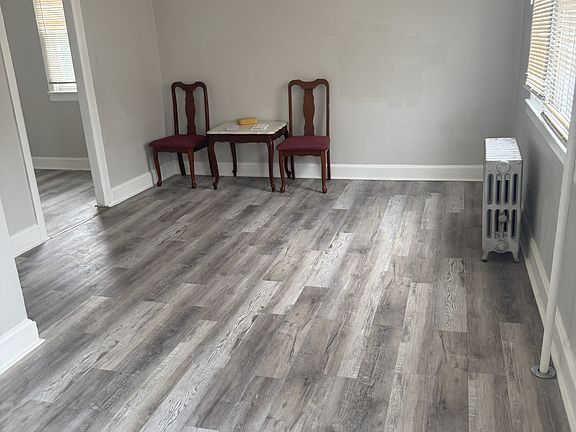4th image of 129 Chestnut St #2-3