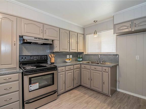 4th image of 4824 Melinda Dr