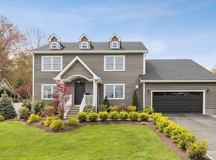 49 Stanley Rd, North Caldwell, NJ 07006