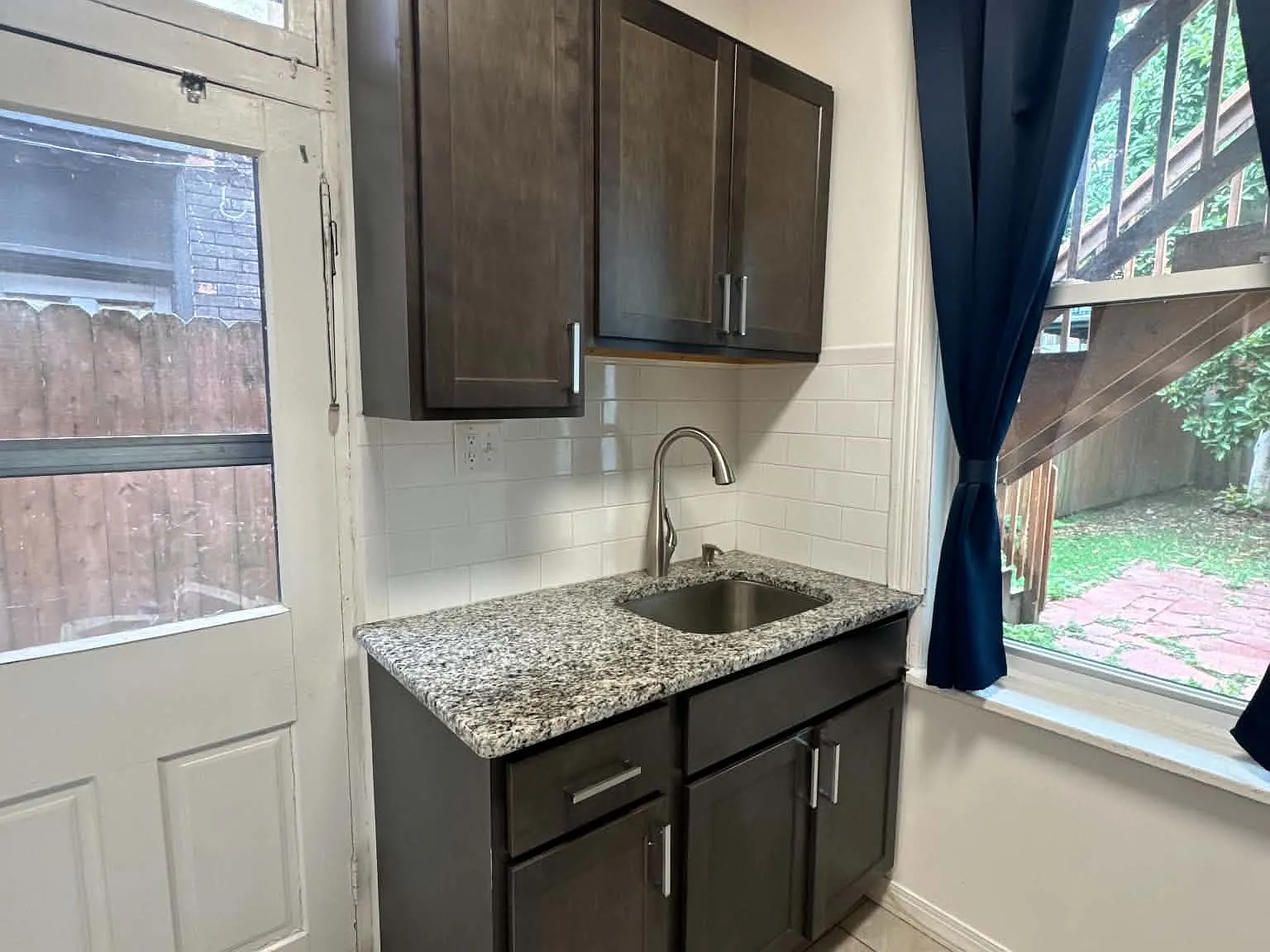 1 bed, 850 sqft, $1,350 — Photo 3