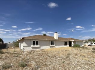 22764 Powhatan Rd, Apple Valley, CA 92308