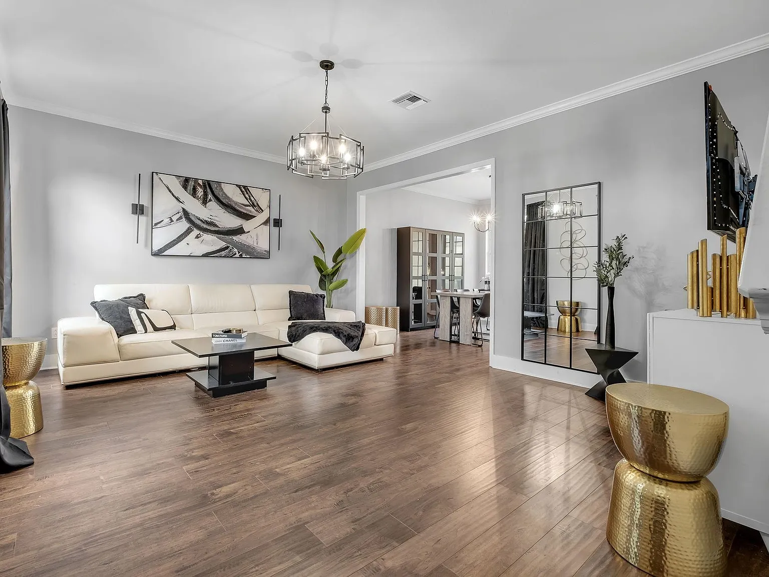2 bed, 2.5 bath, 1324 sqft, $2,500 — Photo 2