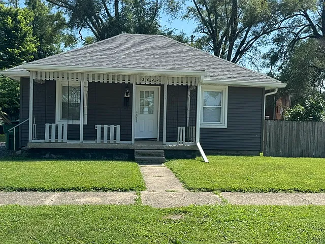 2622 Sunnyside Ave — Photo 1