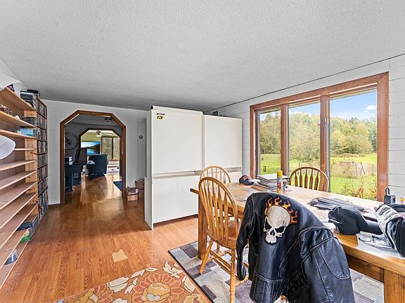 5th image of 5063 Henriette Rd