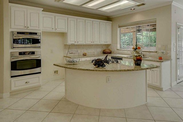 1st image of 4418 Oak Forest Dr