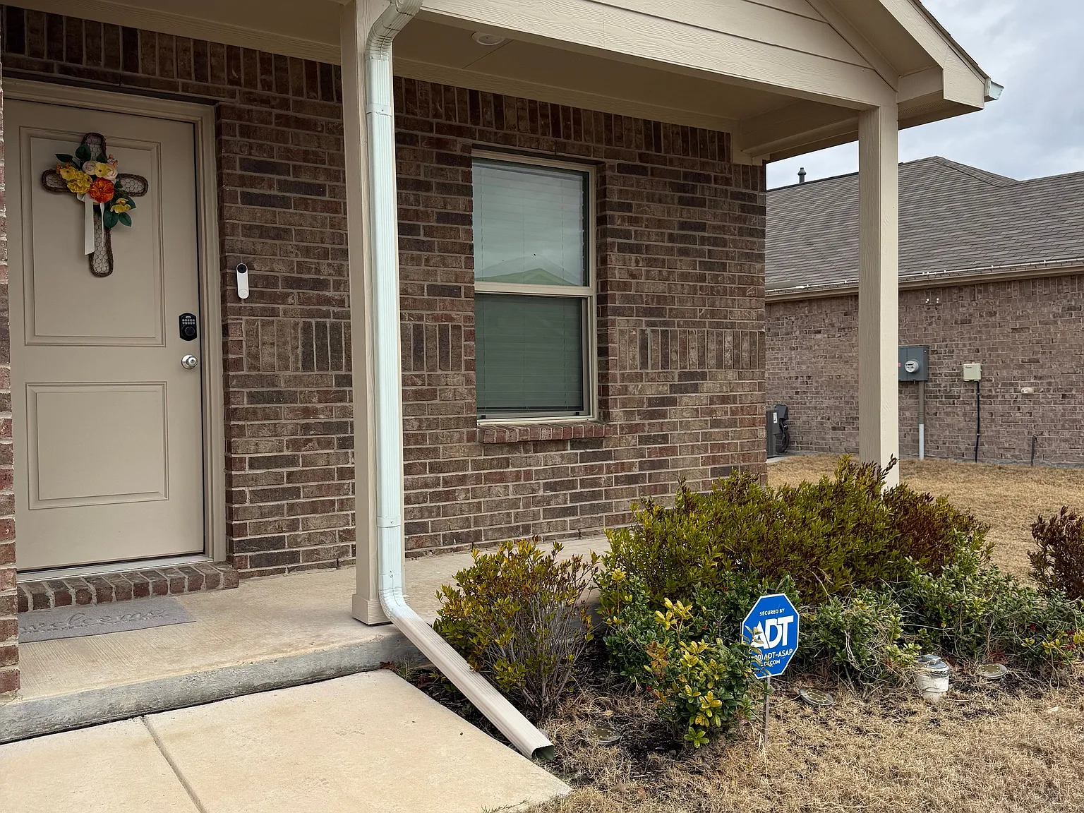 3 bed, 2.0 bath, 1474 sqft, $2,275 — Photo 1