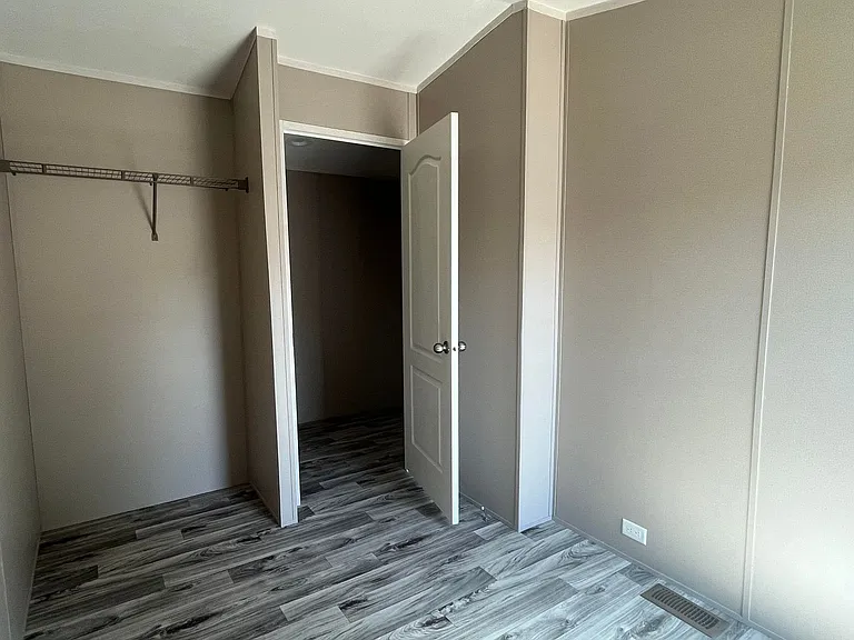 4144 Thomas St — Photo 16