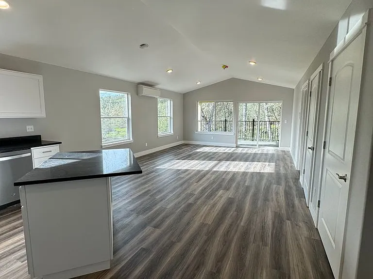 1720 NE Alameda Ave — Photo 3