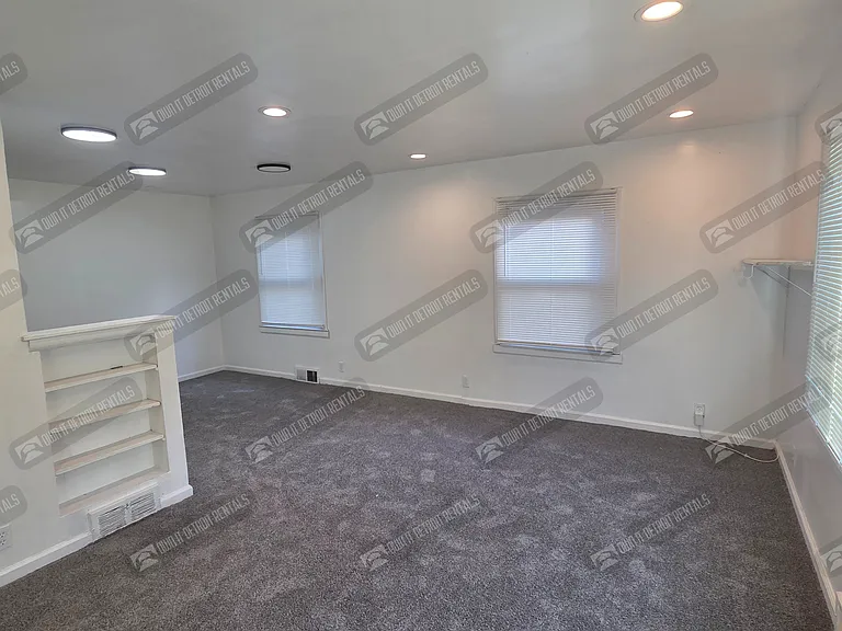 11781 Kilbourne St — Photo 8