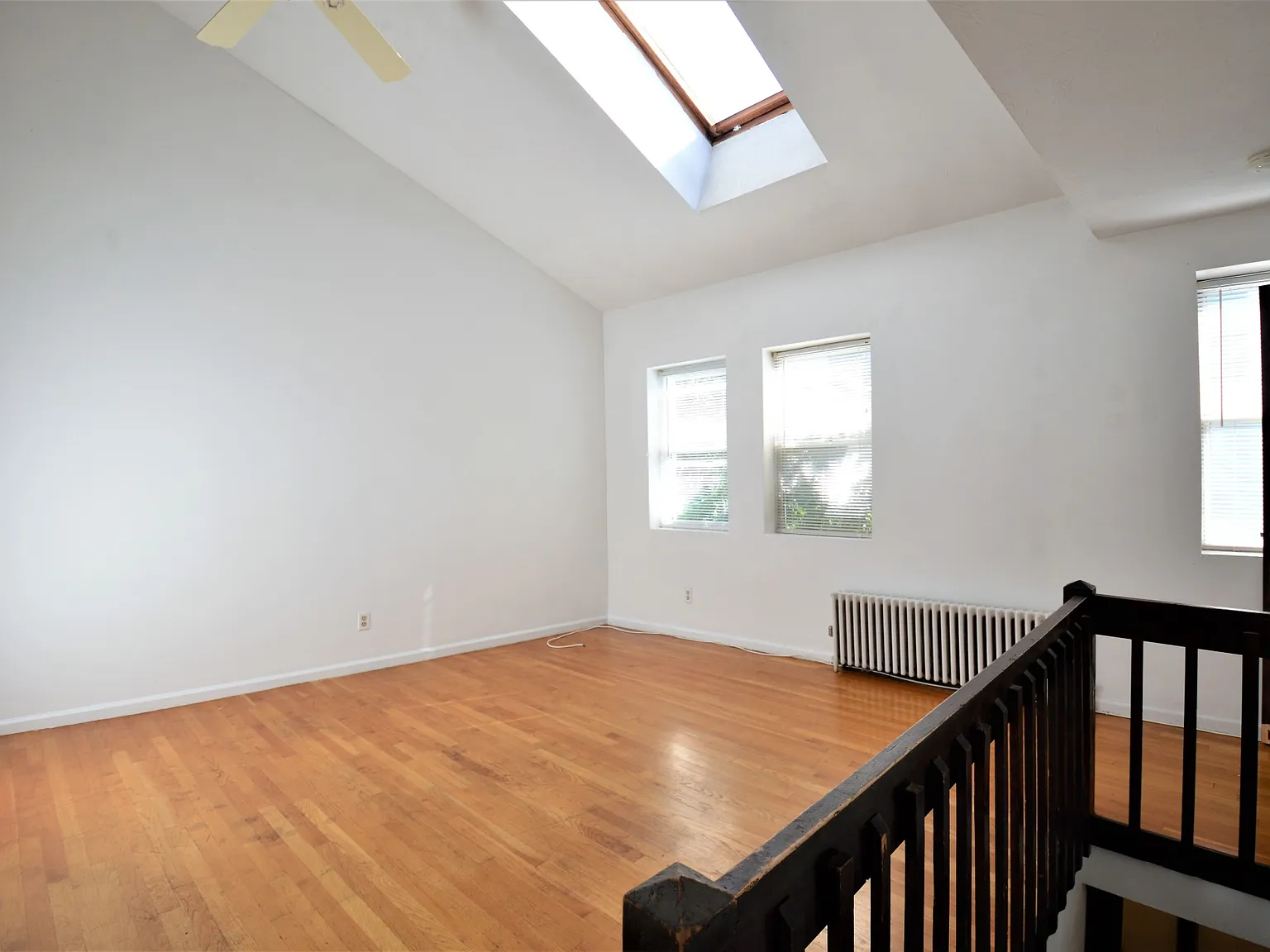 3 bed, 9999 sqft, $3,300 — Photo 1
