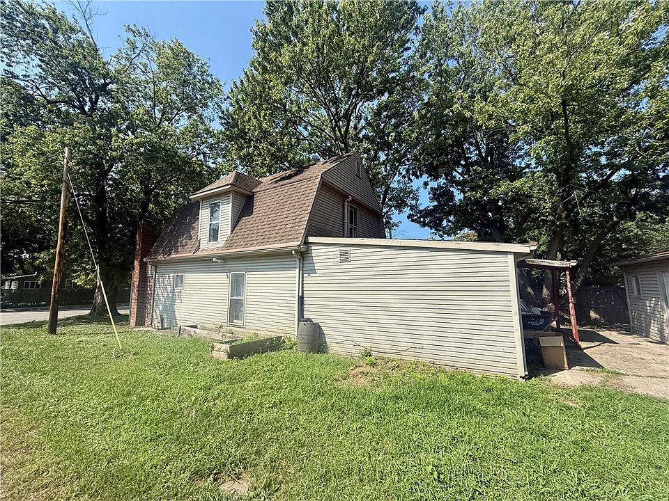 2nd image of 1021 E Williams St
