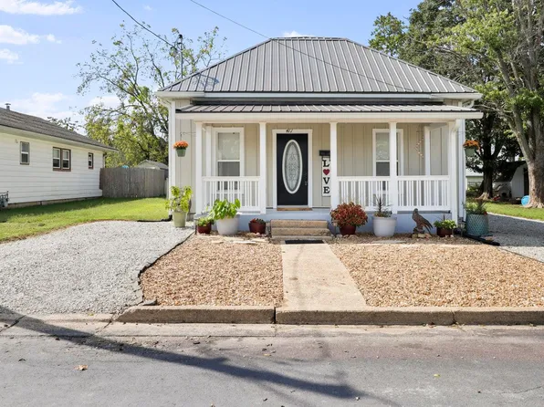 411M S Elm St, Mountain Grove, MO 65711