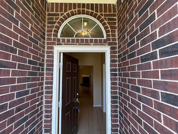 2nd image of 1705 Coastline Ln