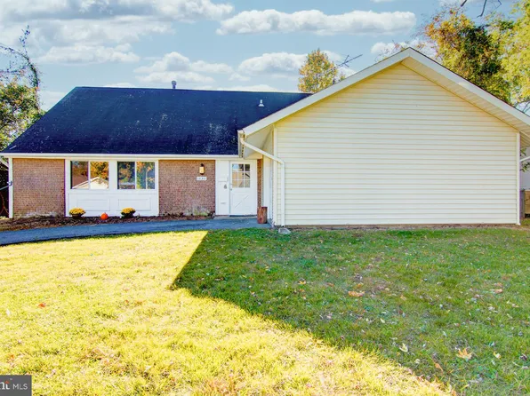 16311 Pond Meadow Ln, Bowie, MD 20716