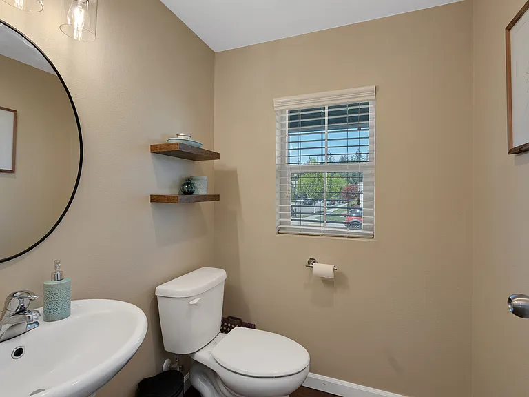 8905 Corona St NE — Photo 10
