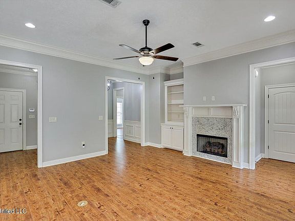 5th image of 107 Meadowcreek Dr