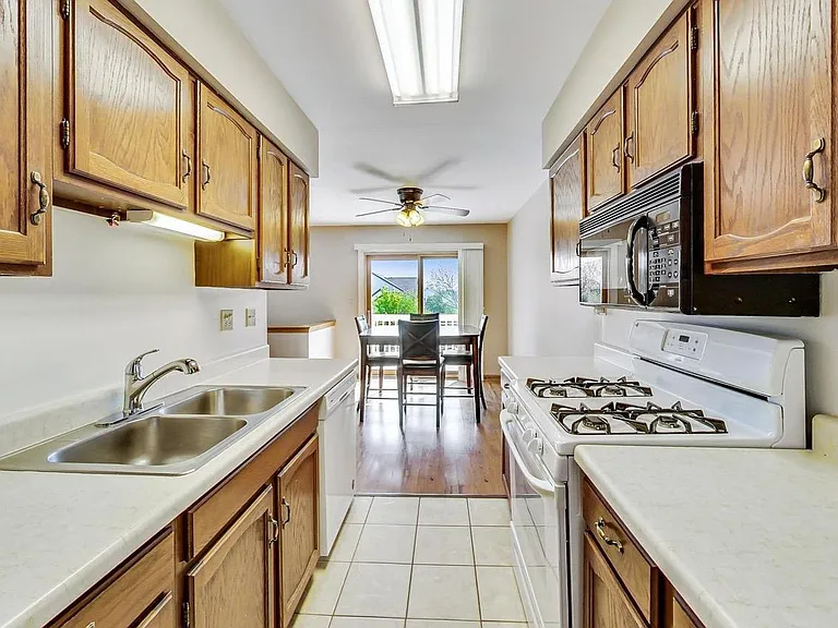 2736 Wayfaring Ln #D — Photo 11