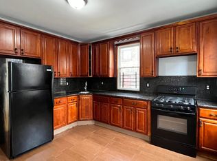 220 Myrtle Ave #3, Jersey City, NJ 07305