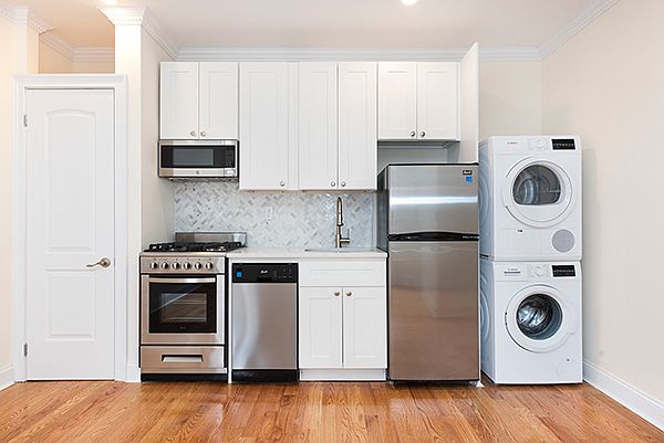 2nd image of 15 Crown St APT 4C