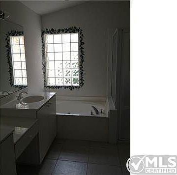 4th image of 5118 Pelican Cove Dr
