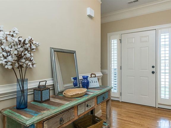 3rd image of 23 Chop Nut Cir