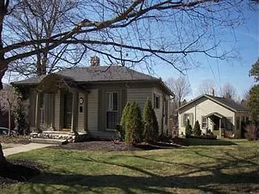 220 S Main St photo 1