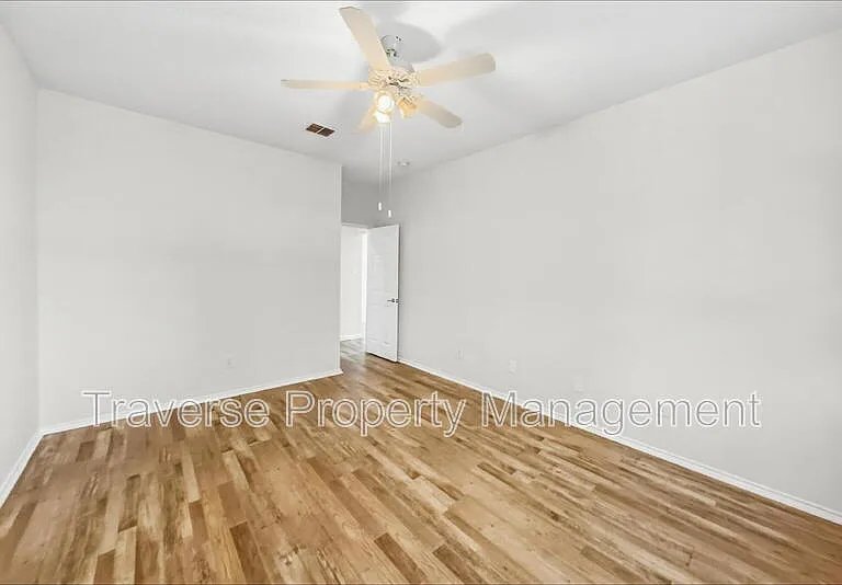 10001 Blue Bell Dr — Photo 12