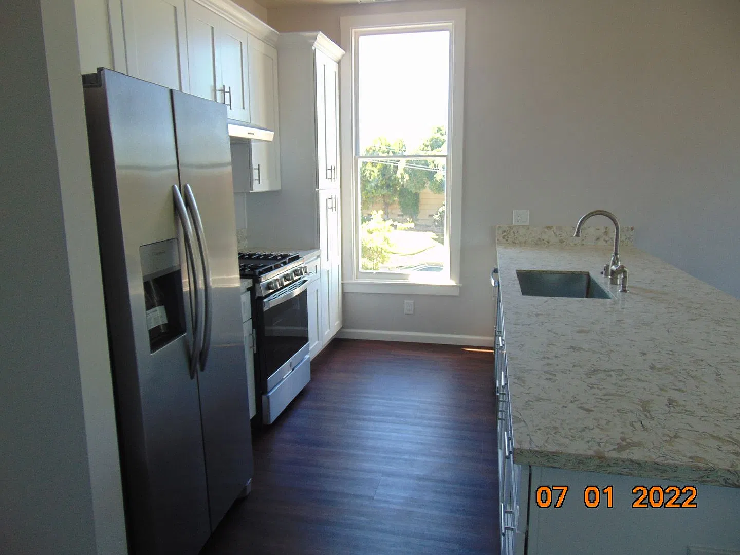 Upper Unit Remodeled Apartment in Downtown Martinez — Photo 3