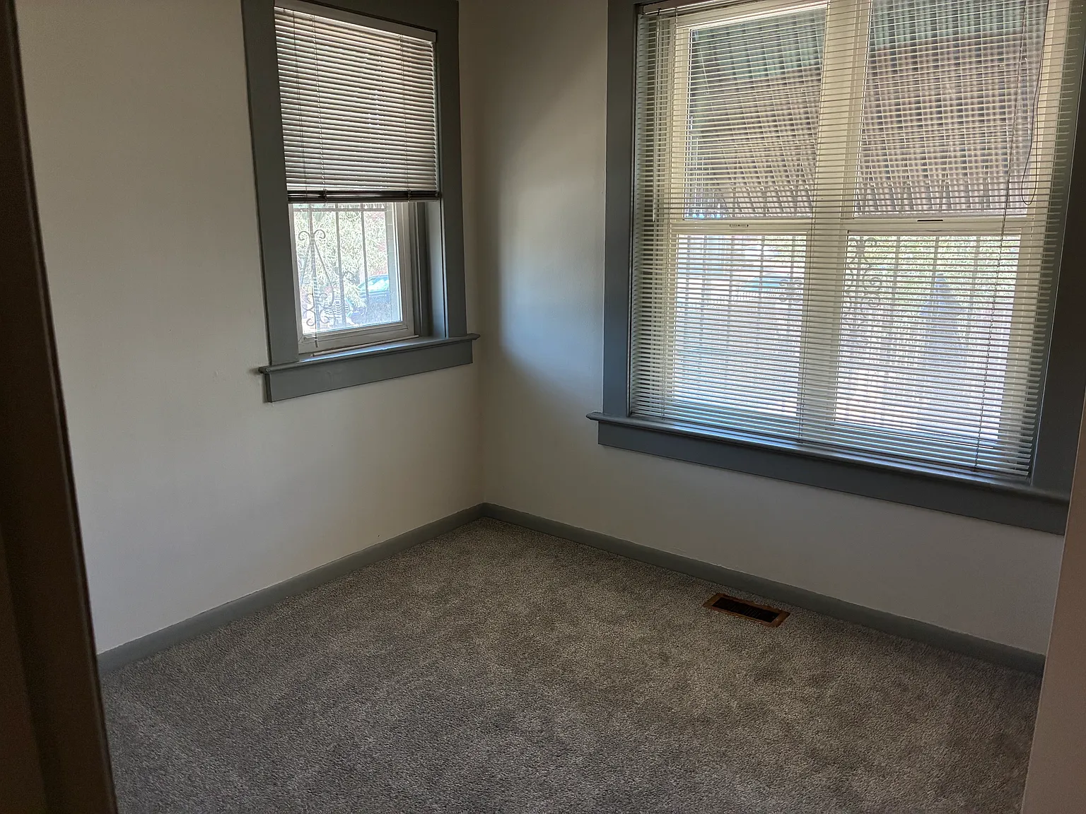 2 bed, 750 sqft, $2,100 — Photo 4