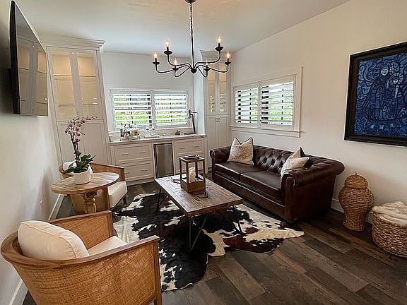 Bar with Comm Ice Maker