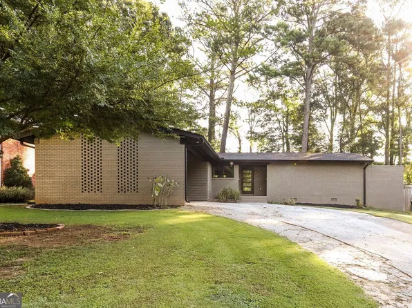 1389 Sanden Ferry Dr, Decatur, GA 30033
