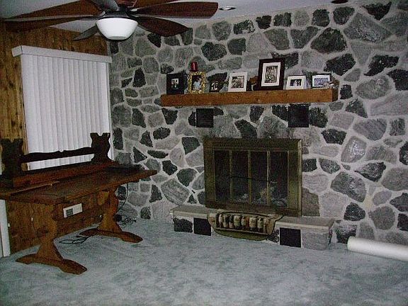 Fireplace in FamilyRm