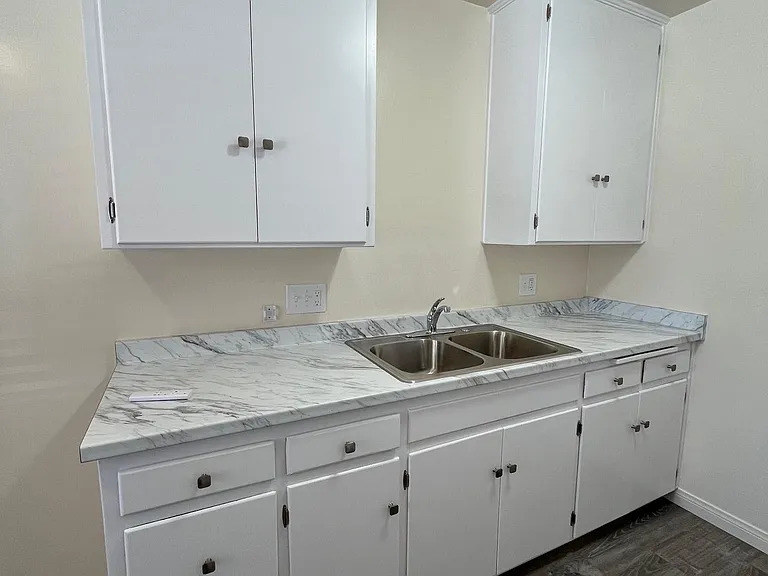 5953 Atlantic Ave — Photo 4