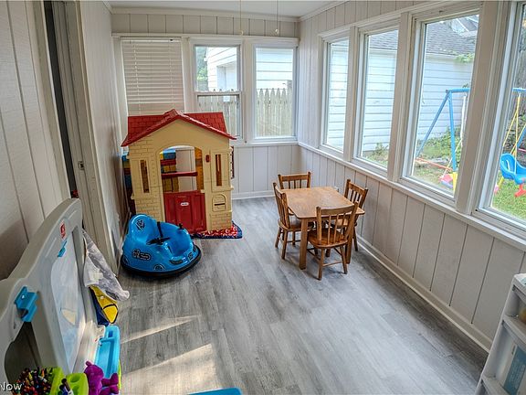 3rd image of 1217 Gorge Blvd