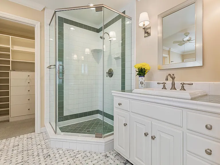 4211 Toluca Lake Ave — Photo 23