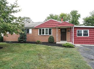 13 Dulles Dr W, Camp Hill, PA 17011