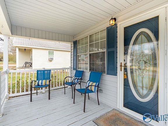 3rd image of 204 Yarbrough Ln