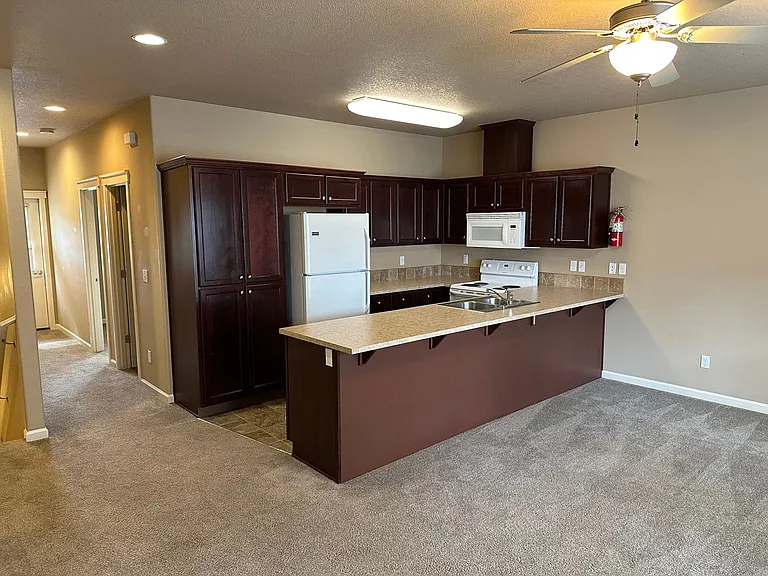 University Townhomes — Photo 11