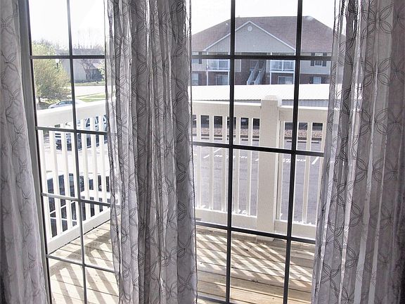 4th image of 163 Central Blvd APT 65